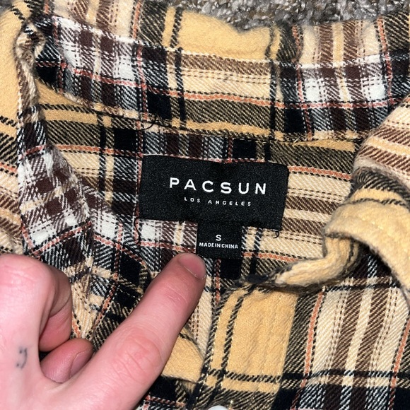 Black and yellow PacSun mens Flannel. - Picture 2 of 4